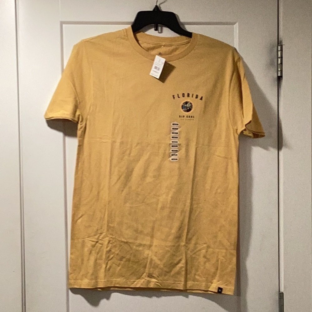 NWT Rip Curl Size‎ M Standard Fit T-shirt Mustard